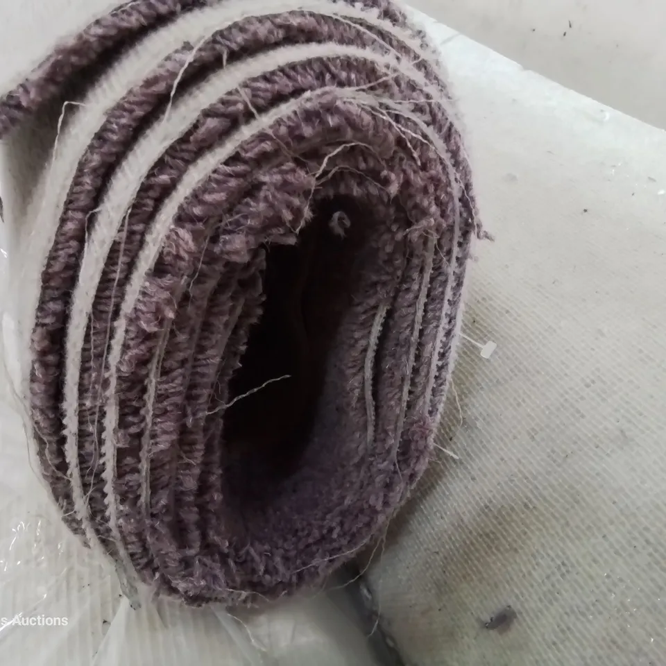 ROLL OF QUALITY LILAC CARPET 4M × 3.03M