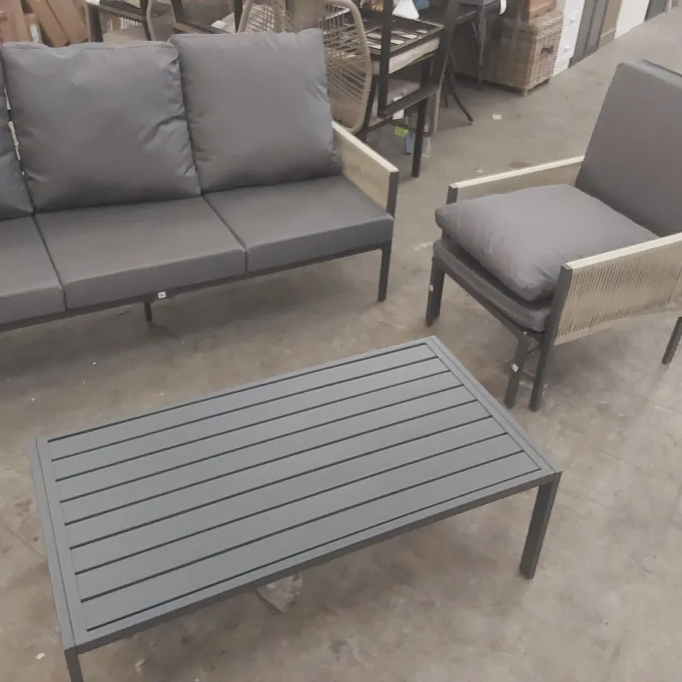 DESIGNER GARDEN SOFA GROUP WITH COFFEE TABLE