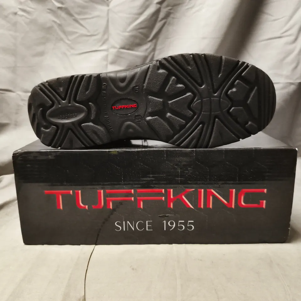 BOXED PAIR OF TUFFKING HIKER BOOTS IN BLACK SIZE 10
