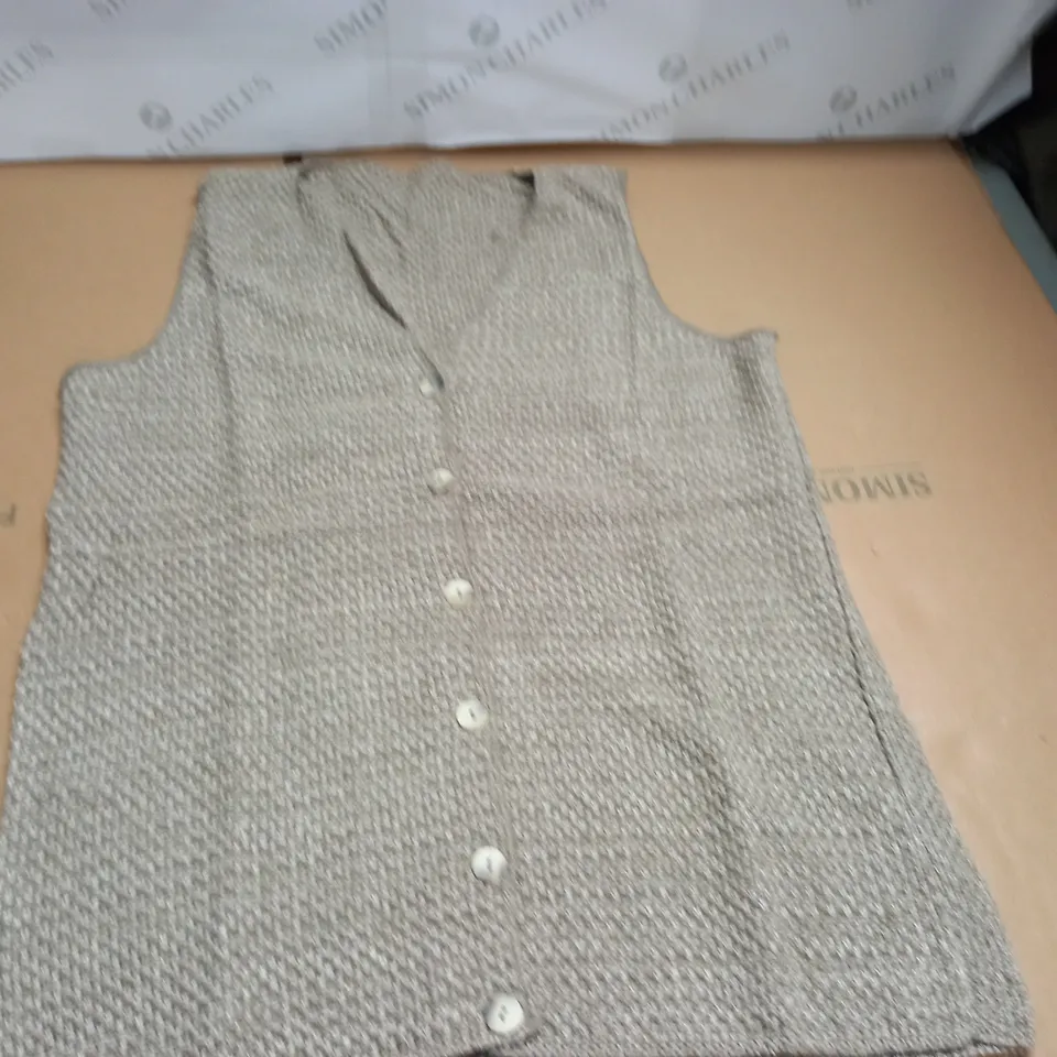 LARGE QUANTITY OF BAGGED AS NEW TEXTURED BUTTON FRONT VESTS - SIZE UNSPECIFIED