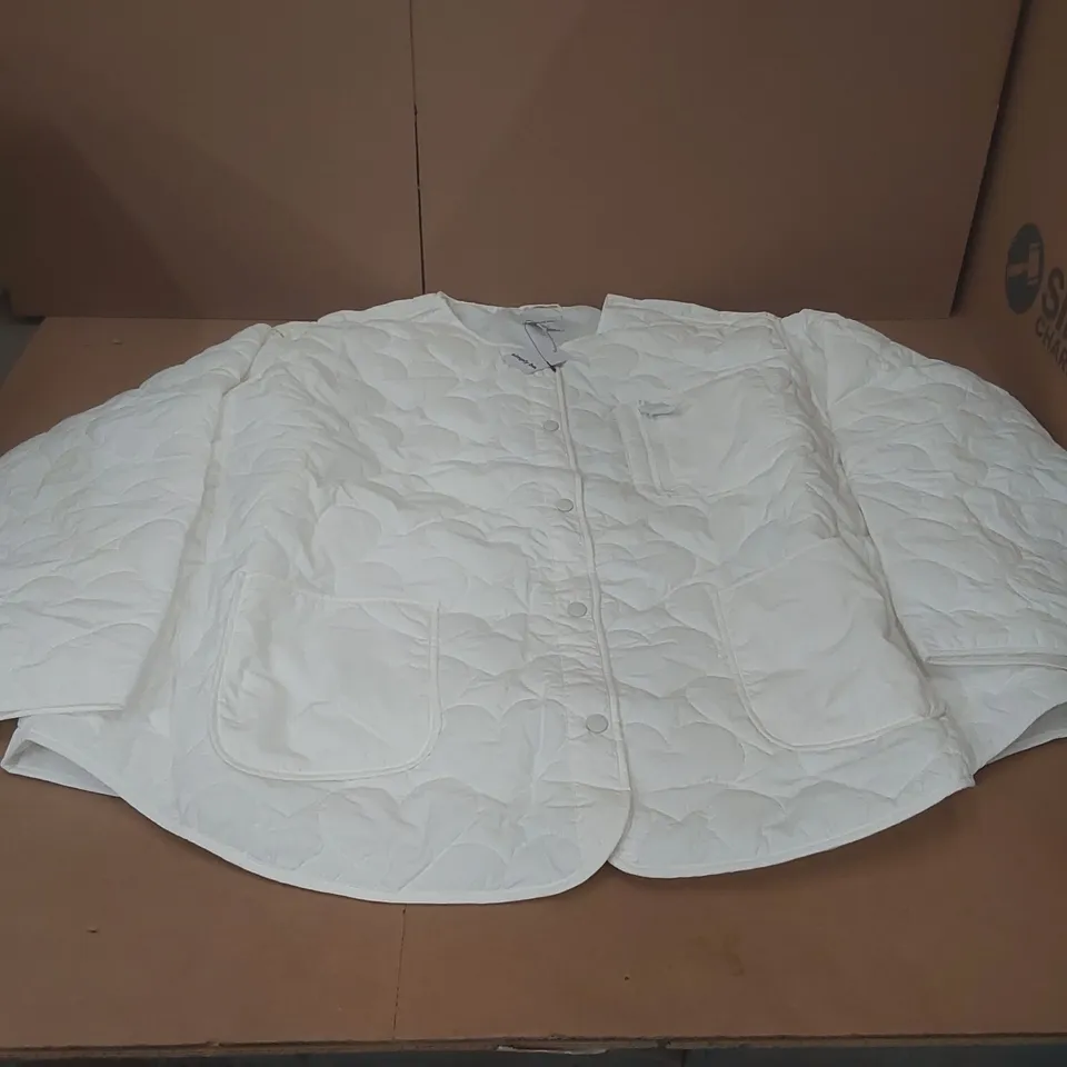 BOX CONTAINING APPROXIMATELY 3x BRAND NEW SIMPLY BE ECRU QUILTED JACKETS - SIZE 30