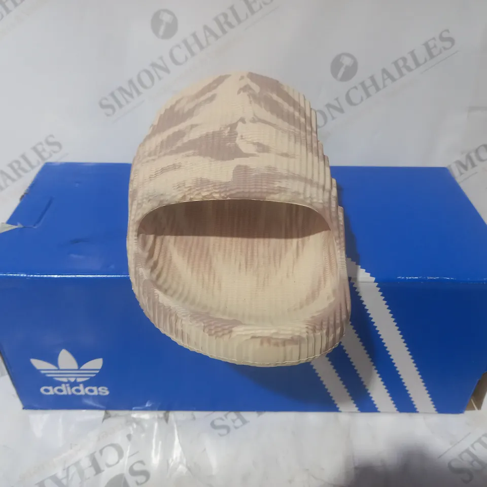 BOXED PAIR OF ADIDAS ADILETTE 22 SLIDERS UK SIZE 10