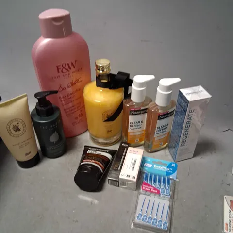 APPROXIMATELY 32 ASSORTED HEALTH AND BEAUTY PRODUCTS TO INCLUDE; TED BAKER, FAIR AND WHITE, REGENERATE AND L'OREAL