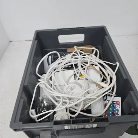 TOTE OF APPROXIMATELY 12 ASSORTED ITEMS TO INCLUDE: SKY ROUTER