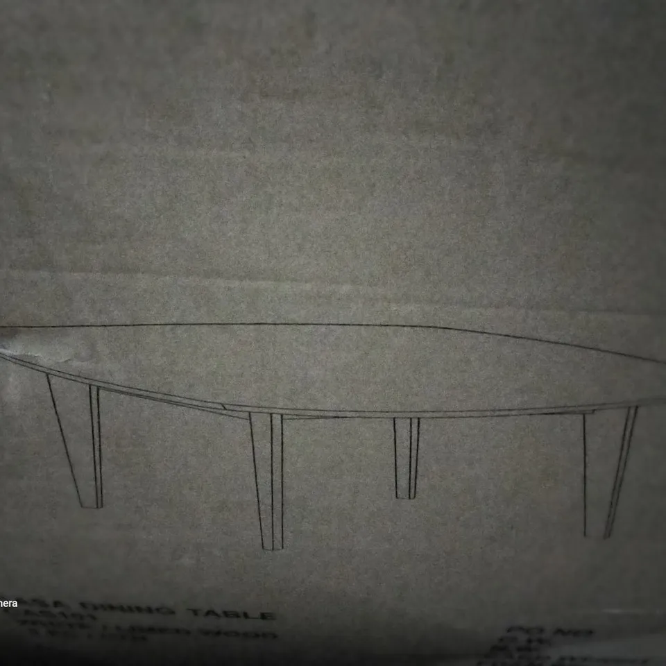 BOXED ARAMIS DINING TABLE  