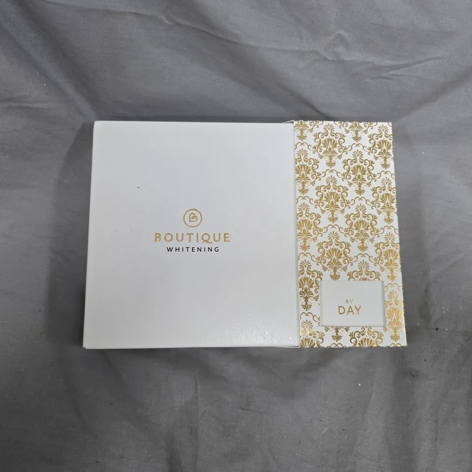 BOXED BOUTIQUE WHITENING BY DAY 6% HYDROGEN PEROXIDE 4X3ML SYRINGE