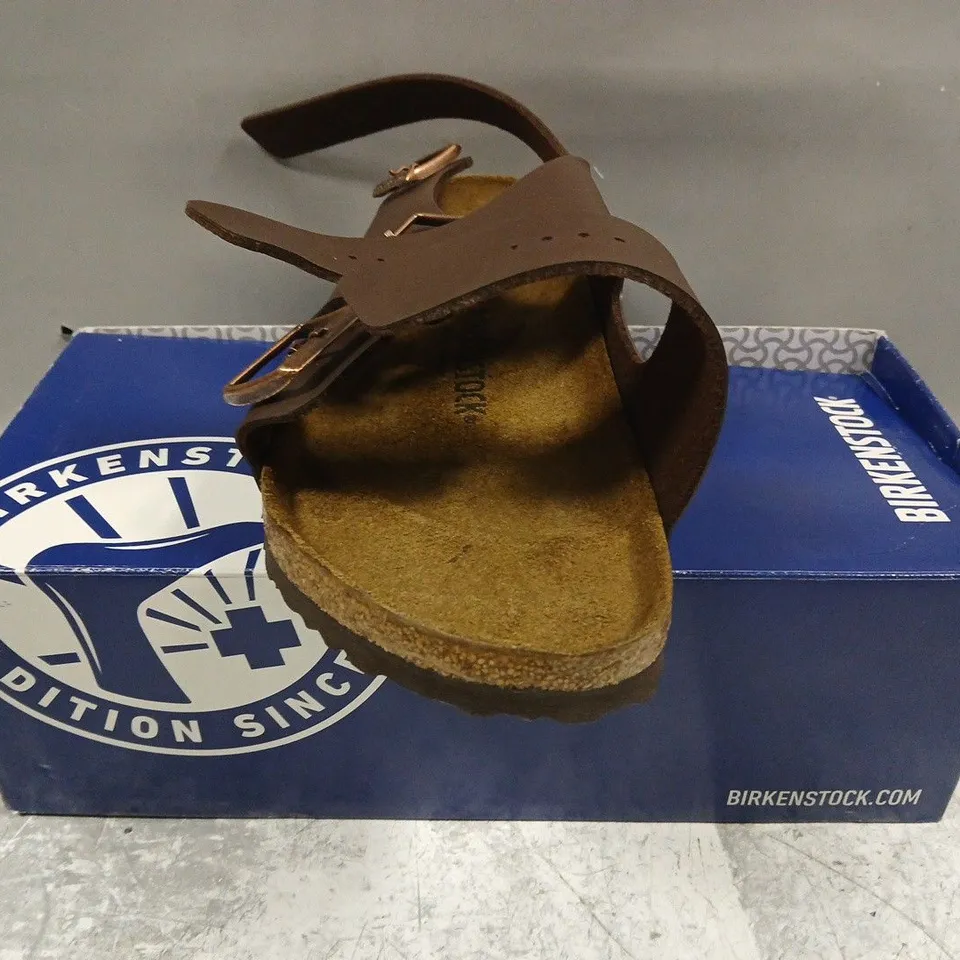 BOXED PAIR OF BIRKENSTOCK MILANO BS OPEN TOE SANDALS IN DARK BROWN SIZE UK 7