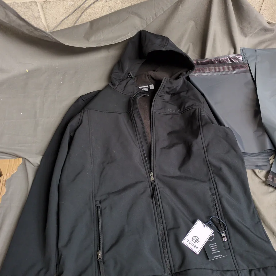 TOG24 SOFTSHELL JACKET – BLACK, SIZE L