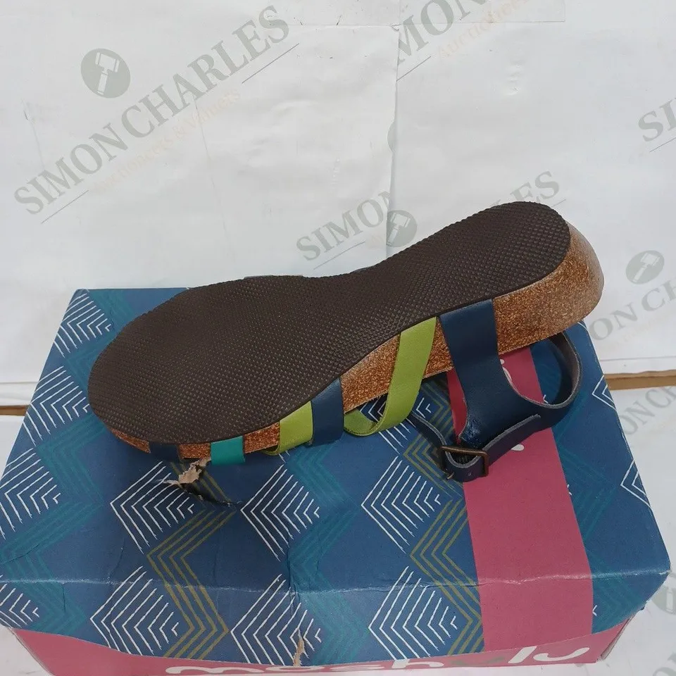 BOXED PAIR OF MOSHULU ZILLA SANDALS - NAVY / SIZE: 41 EU 