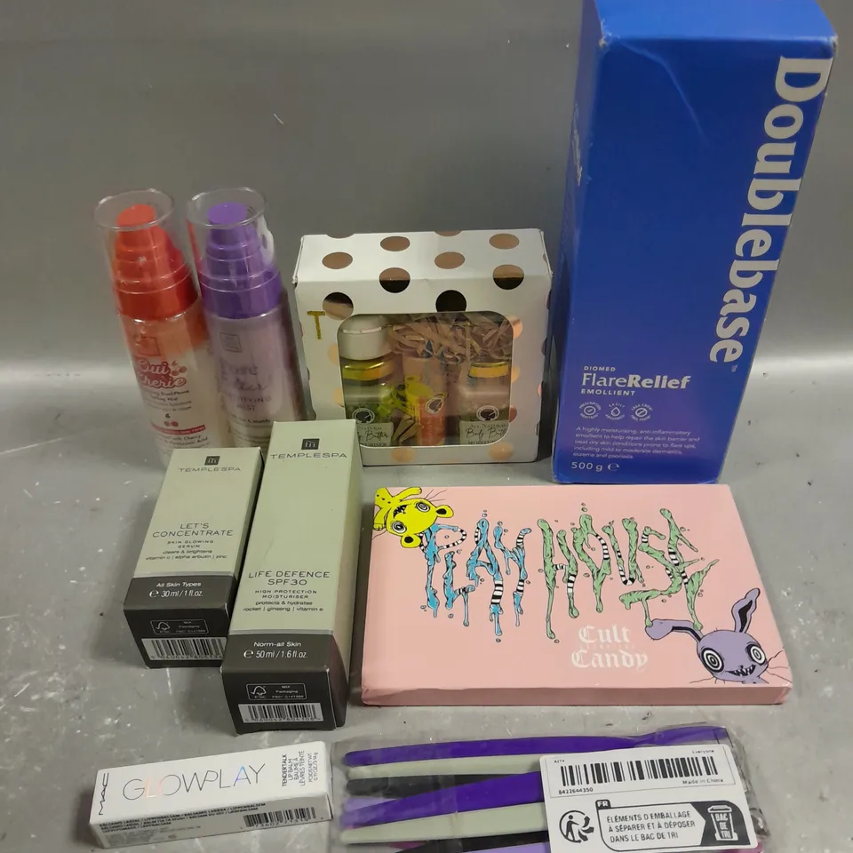 APPROXIMATELY 20 ASSORTED HEALTH & BEAUTY PRODUCTS TO INCLUDE DOUBLEBASE, GLOWING SERUM, LIP BALM ETC 