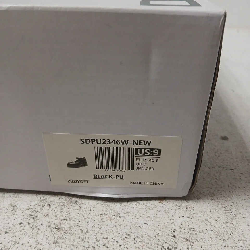DREAM PAIRS BLACK LEATHER MARY JANE STYLE SHOES – UK 7 (US 9) – BOXED