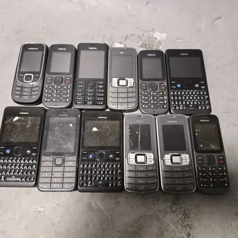 SET OF APPROXIMATELY 10 ASSORTED BROKEN PHONES TO INCLUDE - NOKIA & ALCATEL
