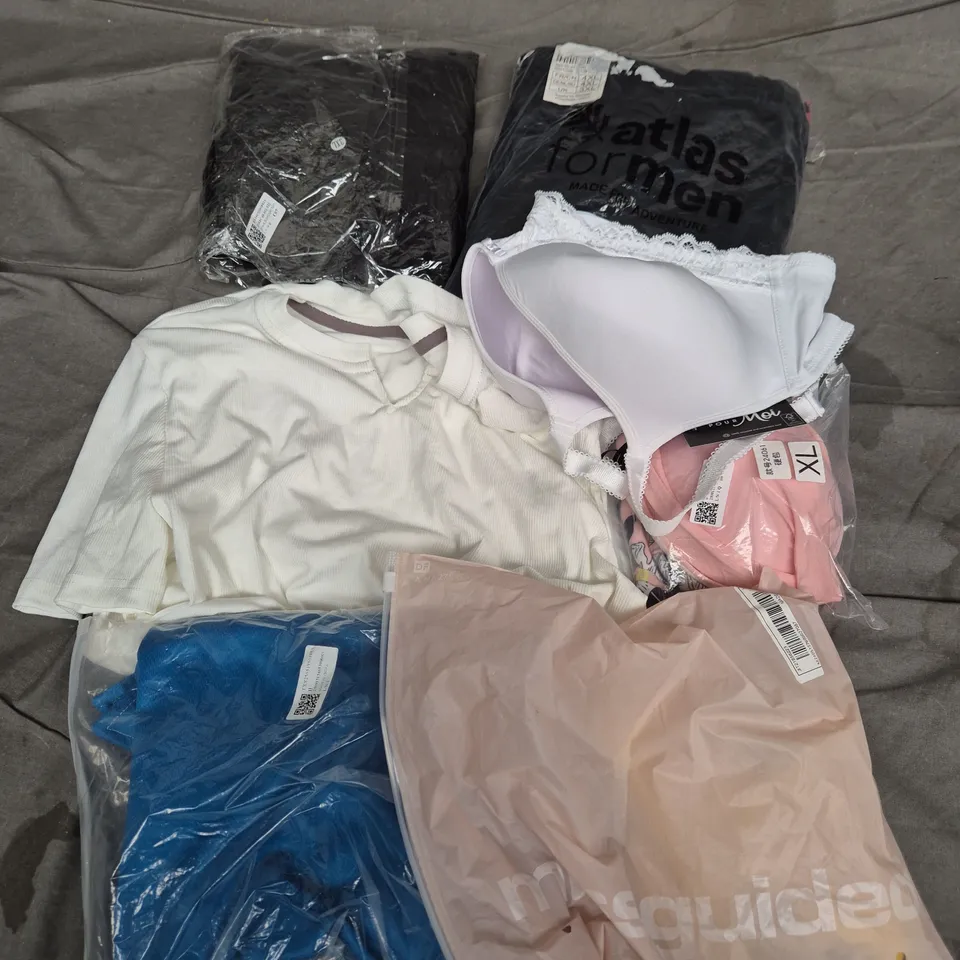 APPROXIMATELY 40 ASSORTED CLOTHING ITEMS IN VARIOUS SIZES, STYLES & COLOURS TO INCLUDE BRAS, TOPS, JACKETS, ETC - COLLECTION ONLY