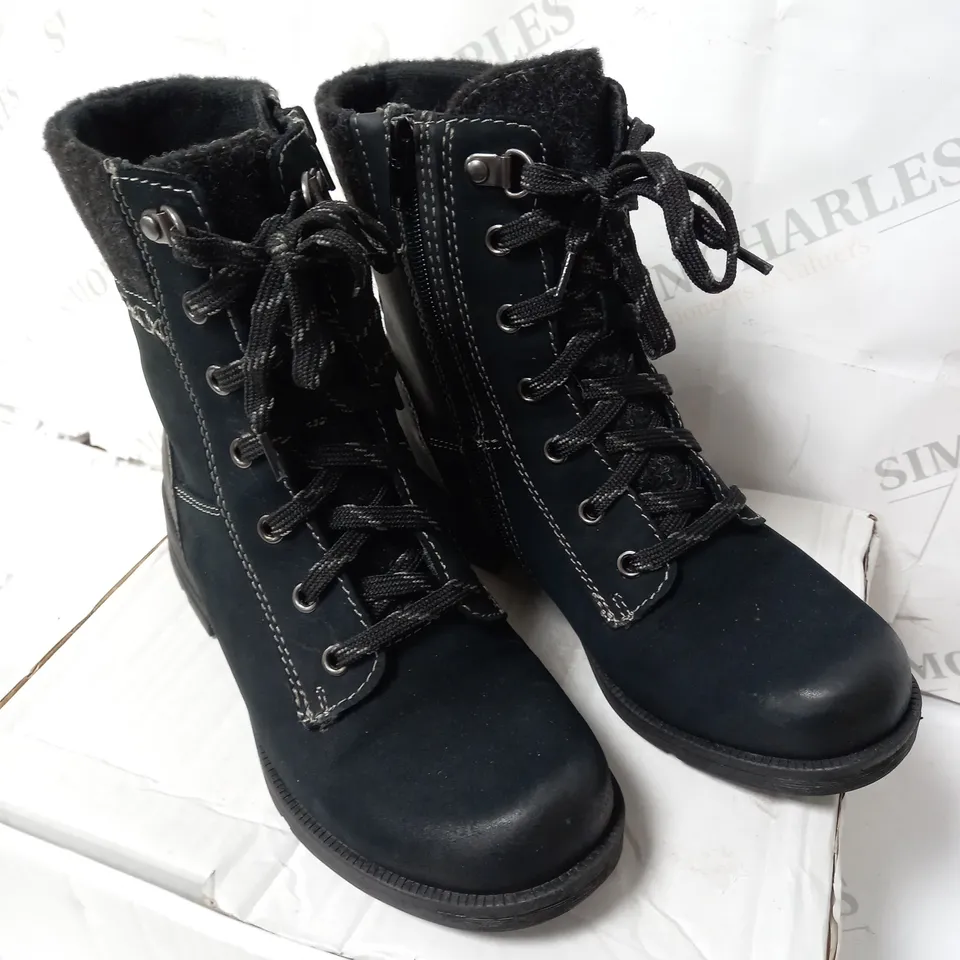 EARTH ORIGINS SUEDE HIKE BOOT SIZE 5