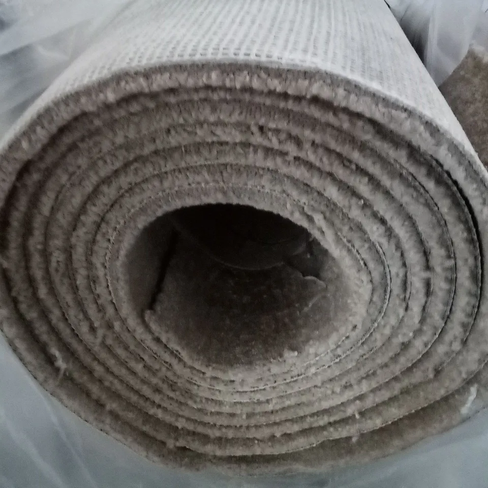 ROLL OF QUALITY MERLIN ABALONE CARPET APPROXIMATELY 4M × 4.5M