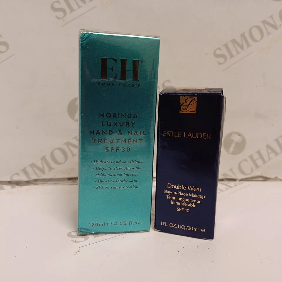 2 BEAUTY PRODUCTS TO INCLUDE ESTÉE LAUDER DOUBLE WEAR STAY-IN-PLACE MAKEUP 30ML AND SEALED EMMA HARDIE MORINGA LUXURY HAND AND NAIL TREATMENT 120ML