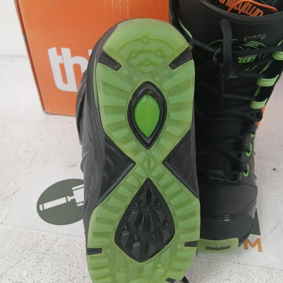 THIRTYTWO SNOWBOARD BOOTS – BLACK/NEON GREEN, US 9 (EU 42, UK 8) PRIME WINTER 2015/2016