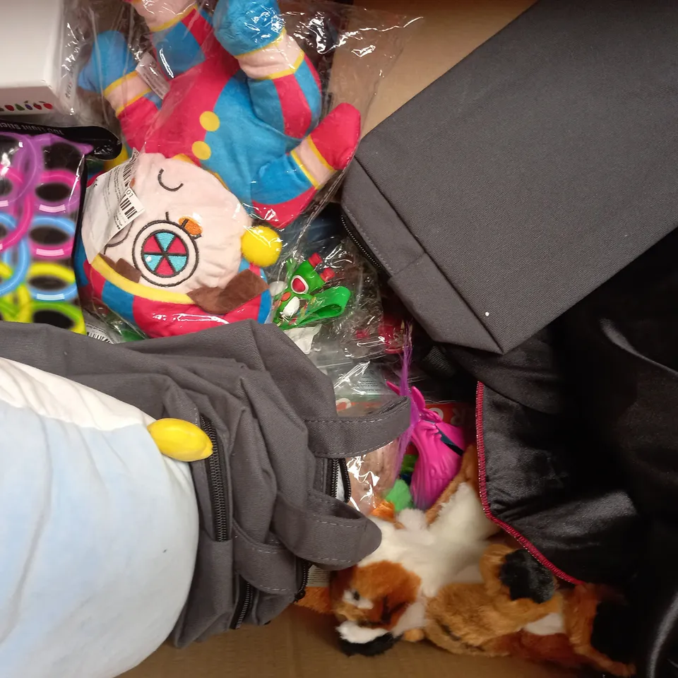 BOX OF APPROXIMATELY 20 ASSORTED TOYS AND GAMES TO INCLUDE THINK WORDS, BEER PONG, BATMAN PLUSH, ETC - COLLECTION ONLY
