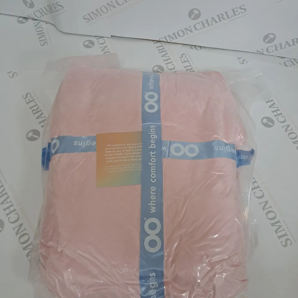 OODIE OVERSIZED HOODED BLANKET - PINK 