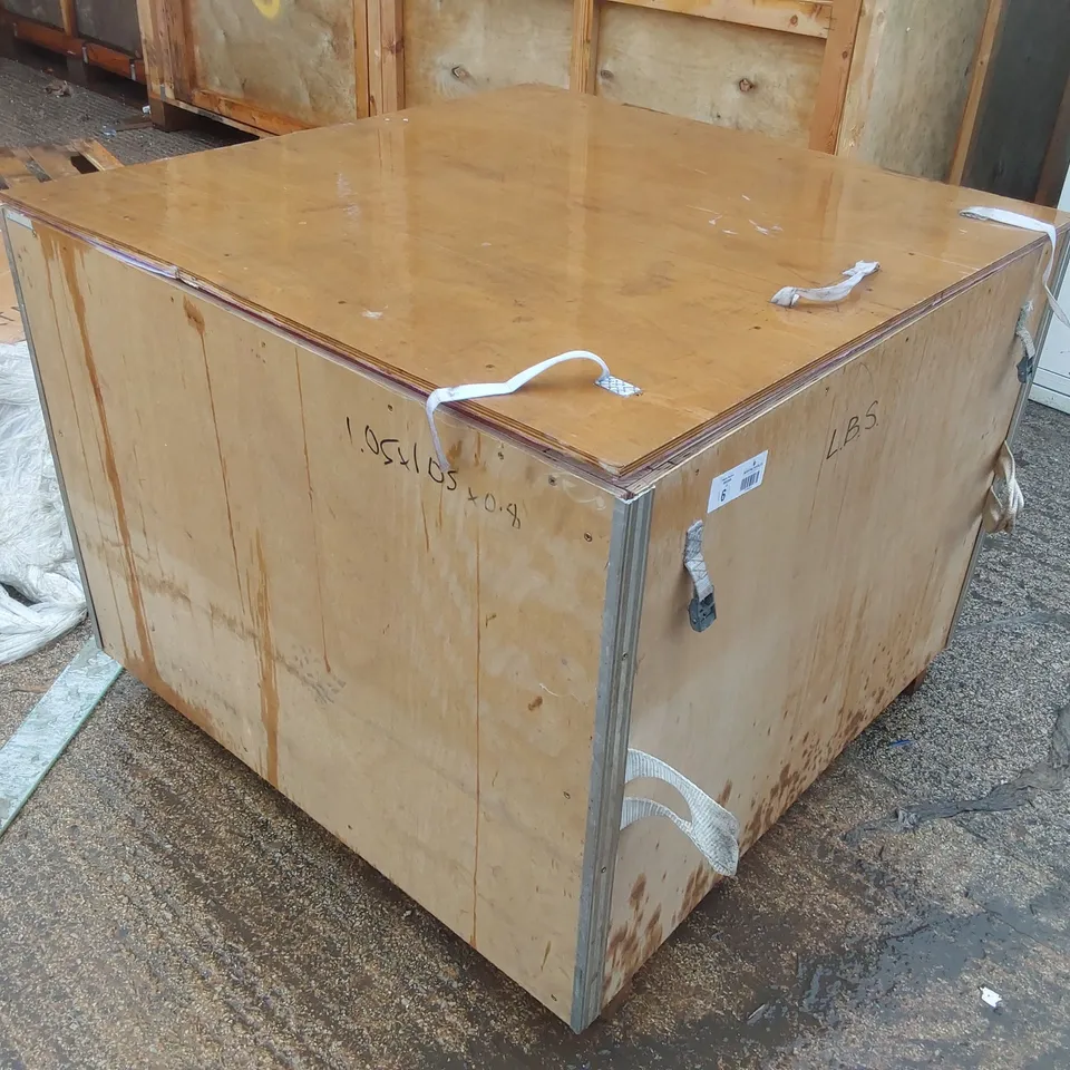 EMPTY WOODEN SHIPPING CRATE - APPROXIMATELY 1.05 x 1.05 x 0.8m