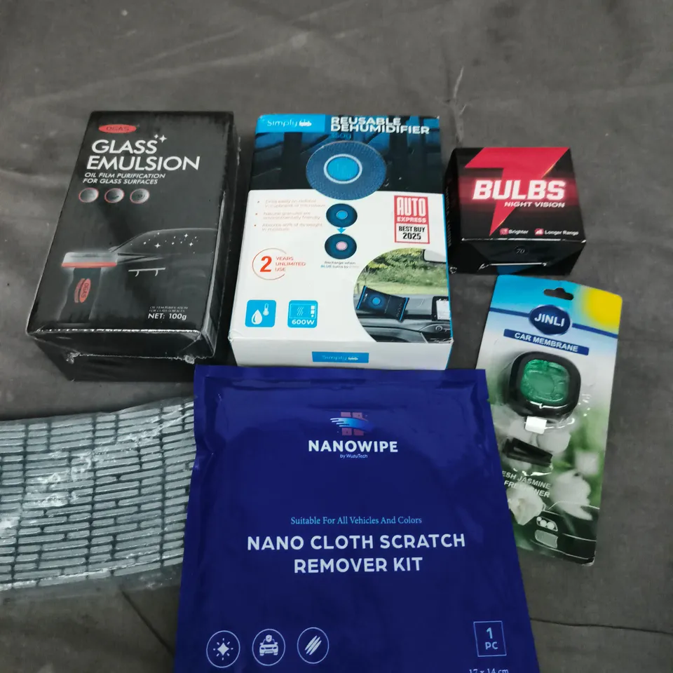 APPROXIMATELY 15 ASSORTED VEHICLE PARTS/ACCESSORIES TO INCLUDE WHEEL BEARING WEIGHTS, REUSABLE DEHUMIDIFIER, GLASS EMULSION ETC  