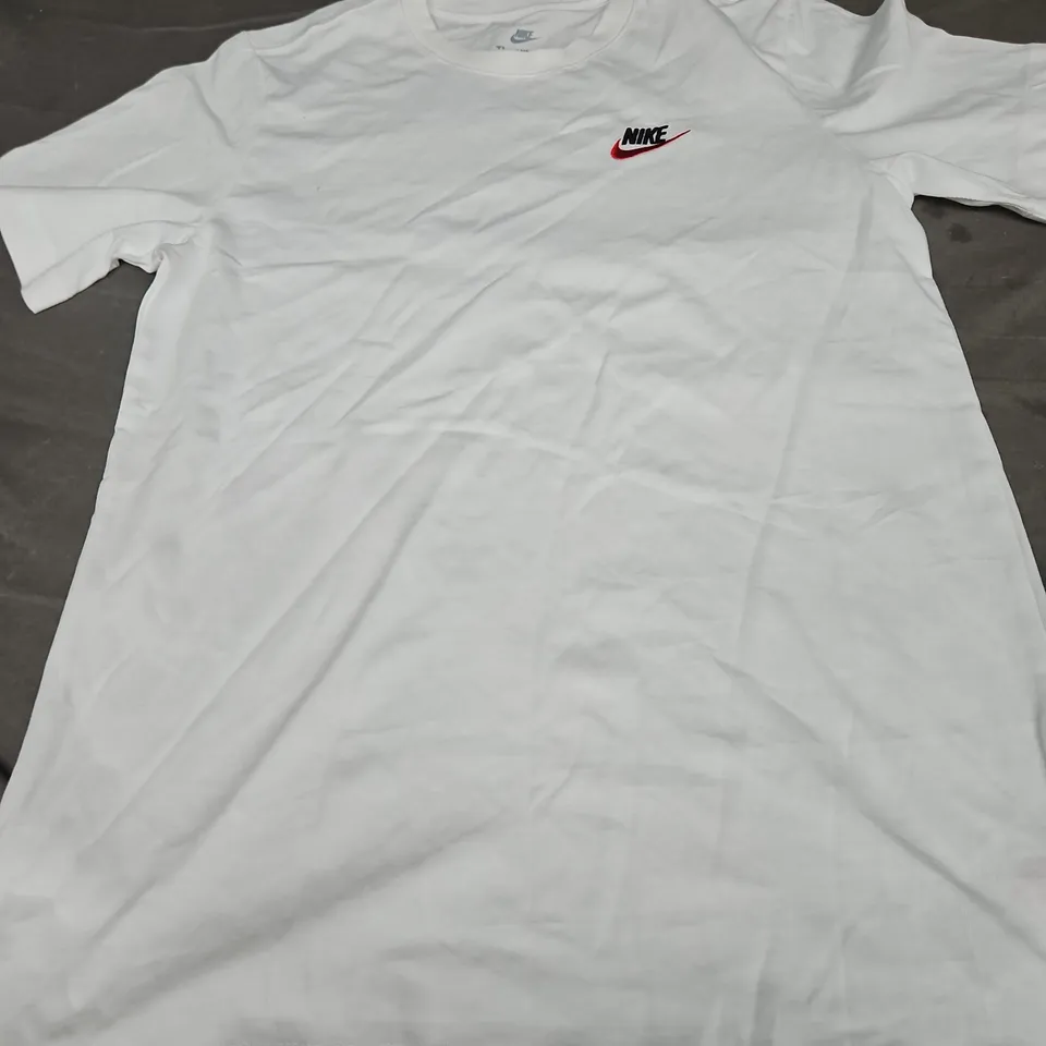 NIKE LOGO T-SHIRT, WHITE- UK SIZE S