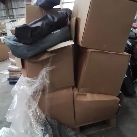 PALLET CONTAINING A LARGE QUANTITY OF JIFFY BAGS AND OTHER ASSORTED ITEMS TO INCLUDE;COAT HANGERS,CAMPING CHAIRS 