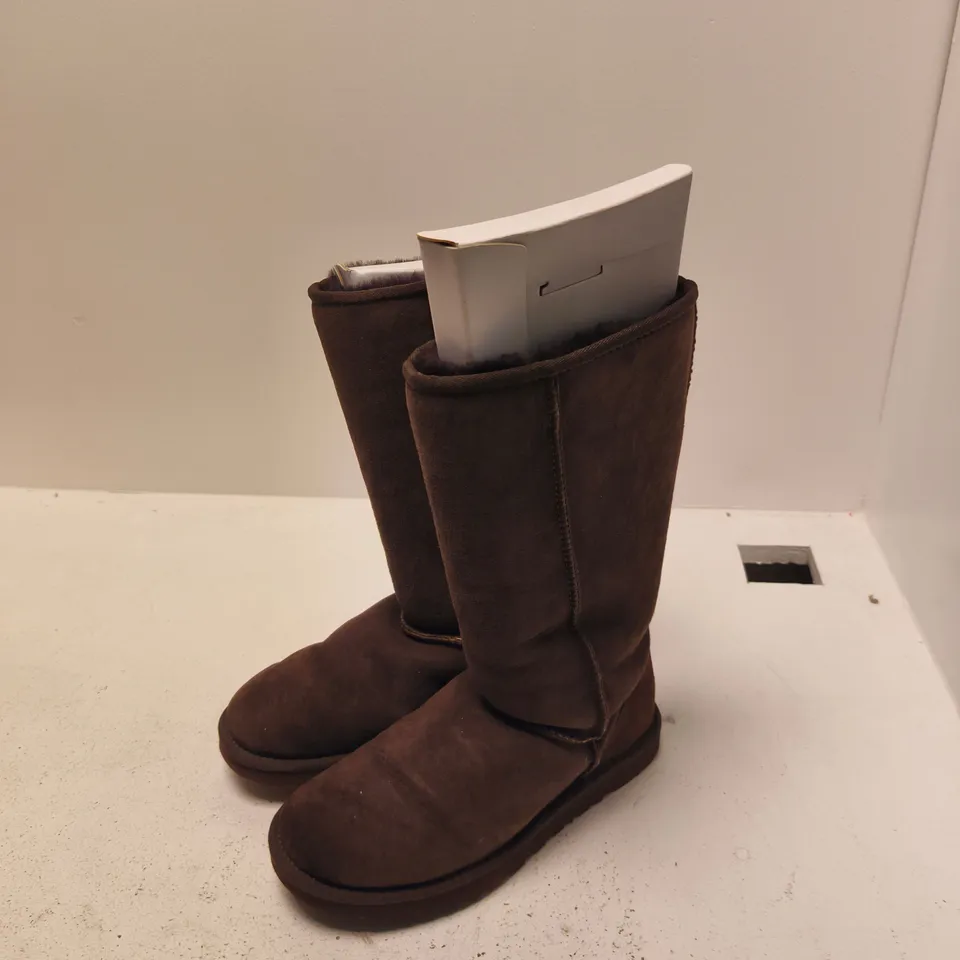 UGG CLASSIC TALL BOOTS – BROWN SUEDE, UK 6.5 (US 8)