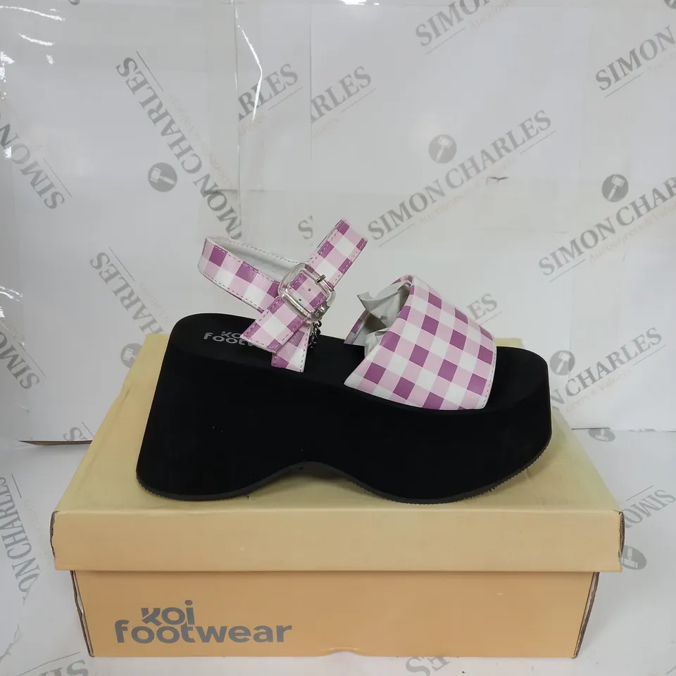 BOXED KOI FOOTWEAR FLYING WHISPERS PURPLE PLAID BUTTERFLY SANDALS SIZE 3