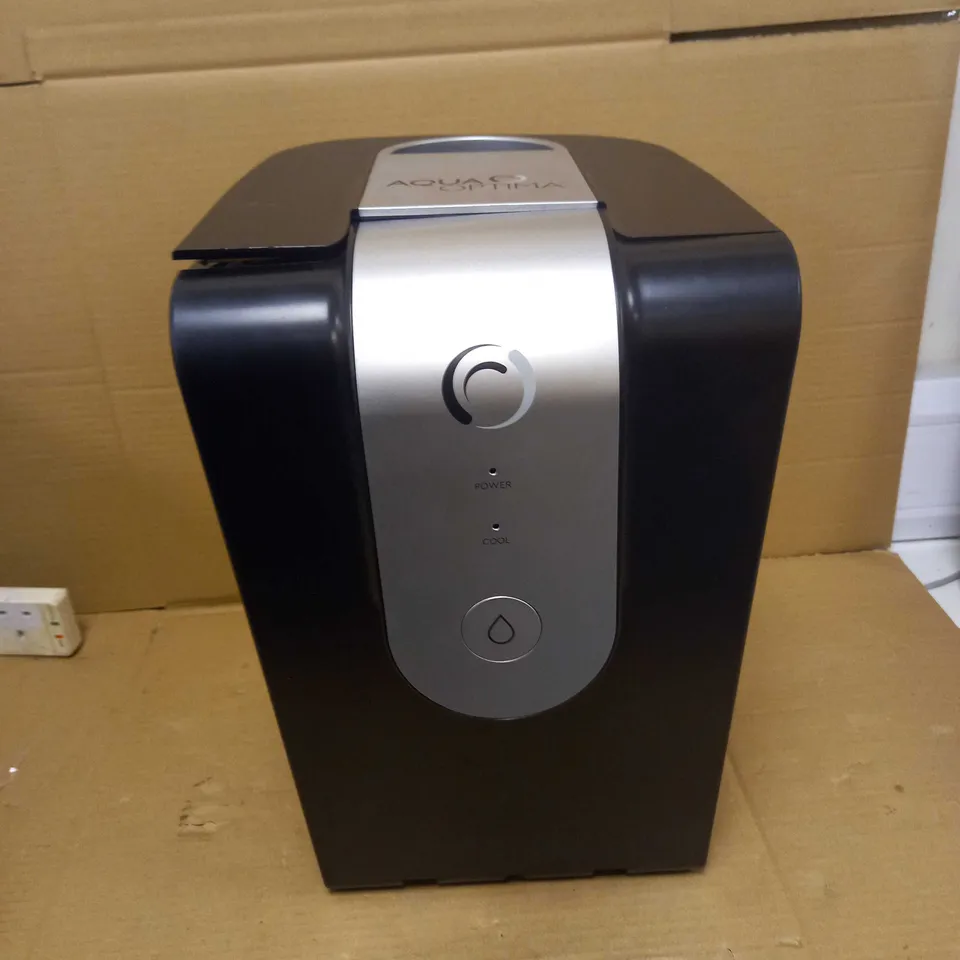 AQUA OPTIMA LUMI CHILLER