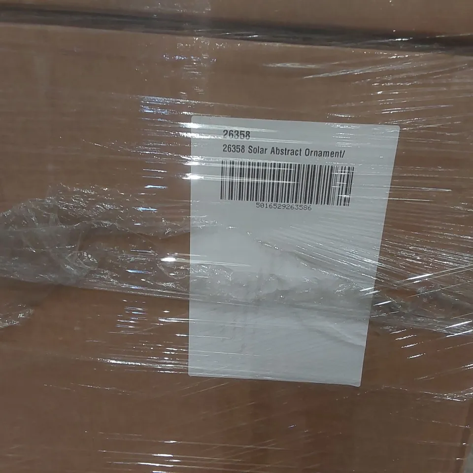 PALLET CONTAINING A VERY LARGE QUANTITY OF ASSORTED DESIGNER LIGHTING PRODUCTS