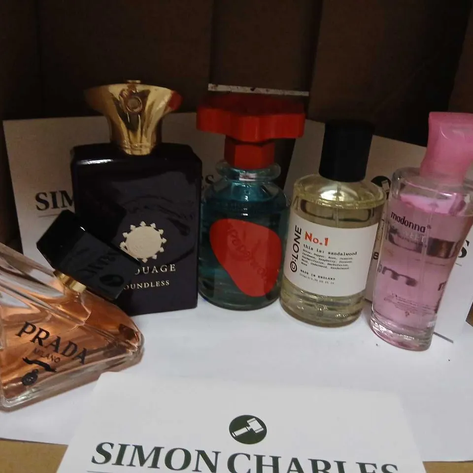 APPROXIMATELY 10 ASSORTED UNBOXED FRAGRANCES 