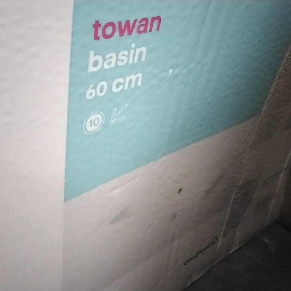 BOXED TOWAN BASIN 60CM 