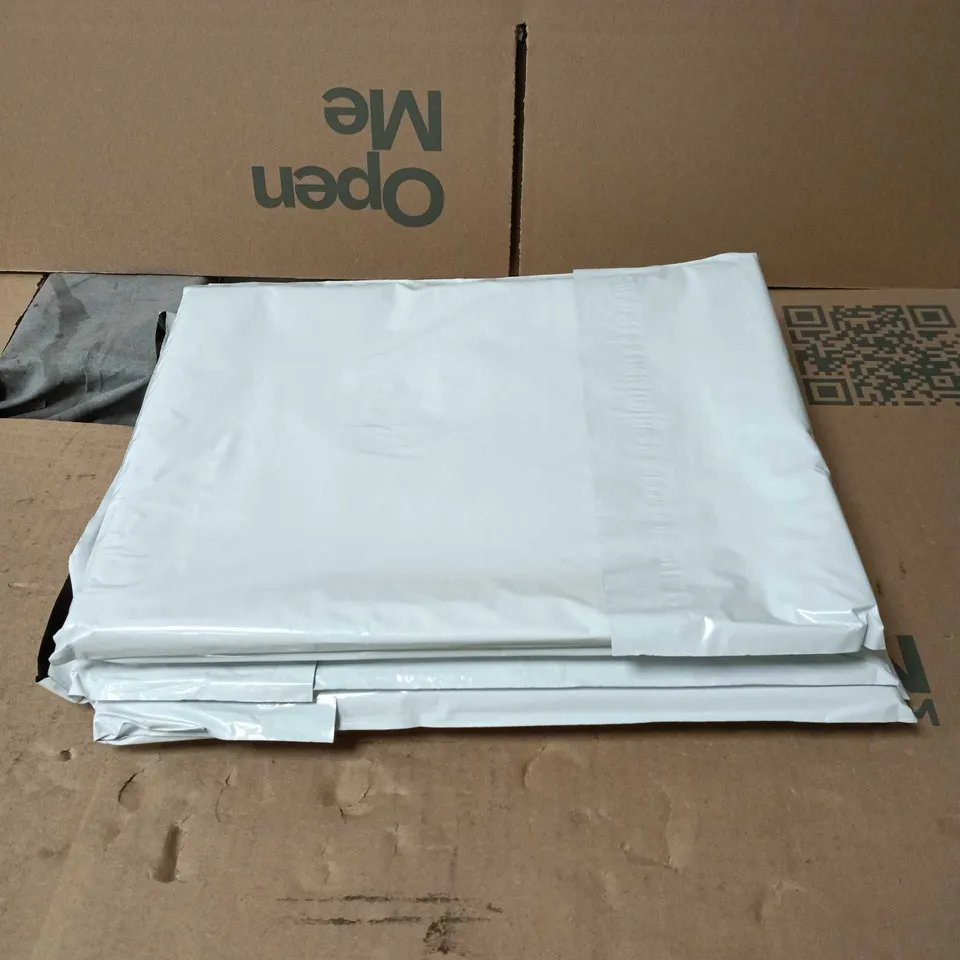 5 X THE CHRISTMAS SHOP GOLD REINDEER TABLE RUNNER (31 X 190CM)