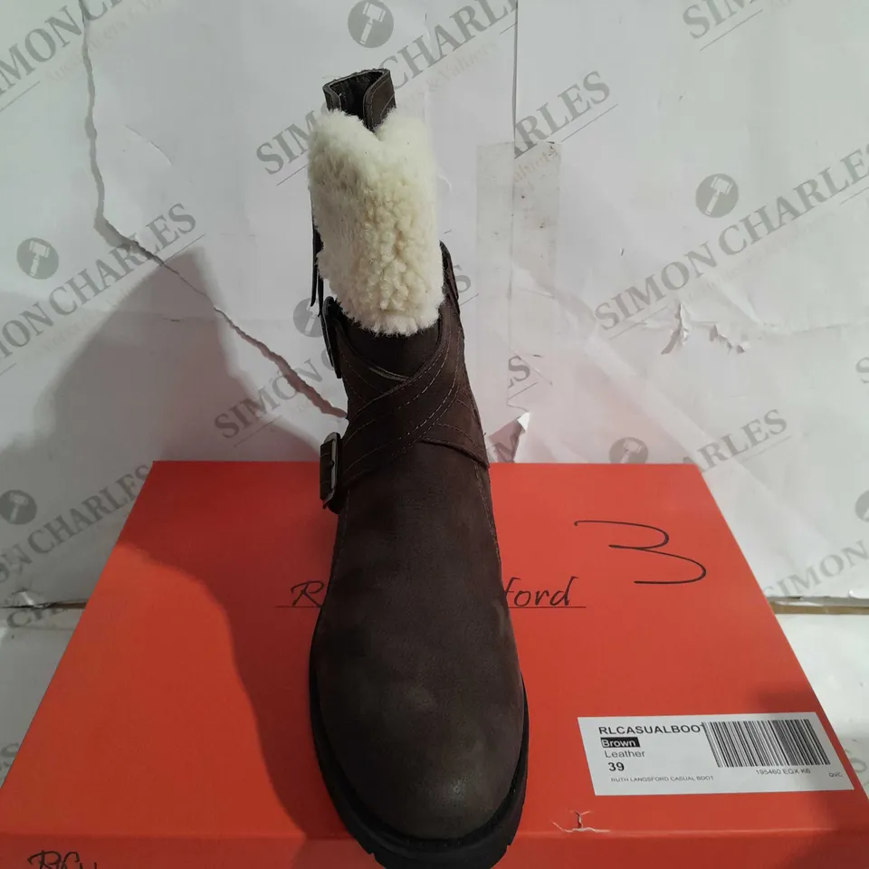 BOXED RUTH LANGSFORD CASUAL BOOTS, OAK - SIZE 6 