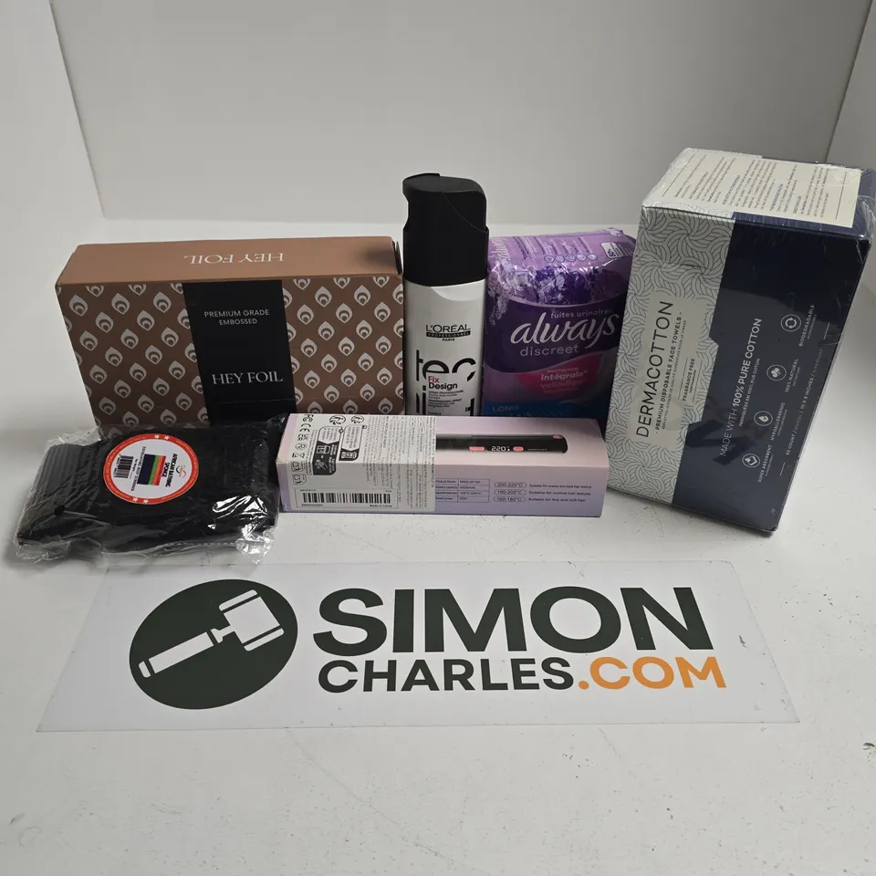 APPROXIMATELY 12 ASSORTED HEALTH & BEAUTY PRODUCTS TO INCLUDE DERMACOTTON ACE TOWELS, ALWAYS DISCREET PADS, HEY FOIL PEACOCK, ETC - COLLECTION ONLY