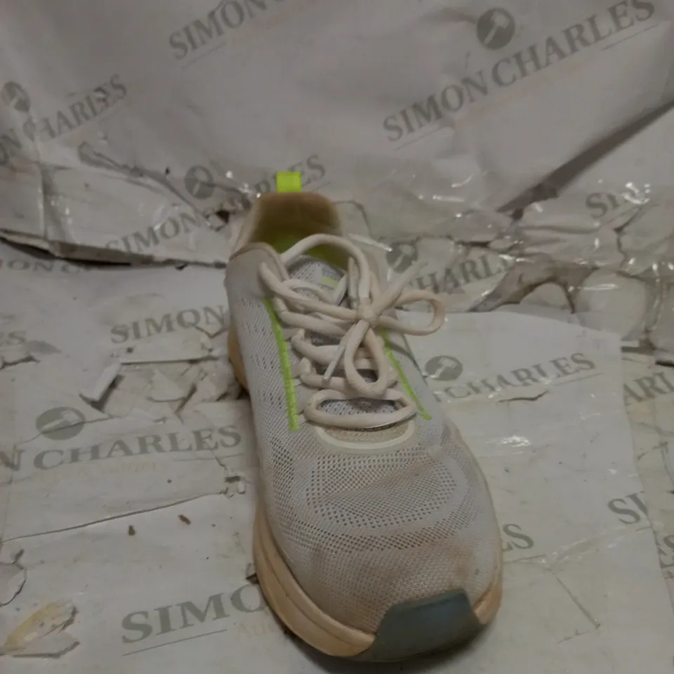 SKECHERS SLIP ON TRAINER IN WHITE  - SIZE 7