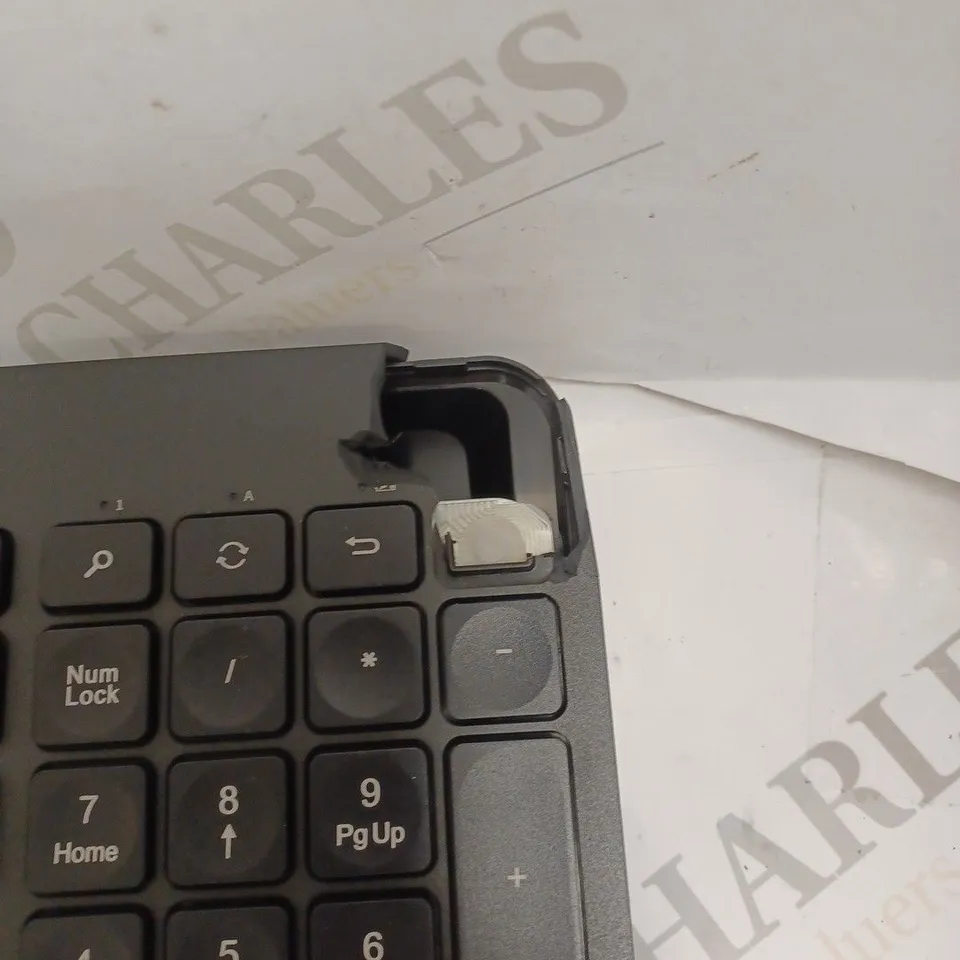 WISFOX WIRELESS KEYBOARD AND MOUSE. 