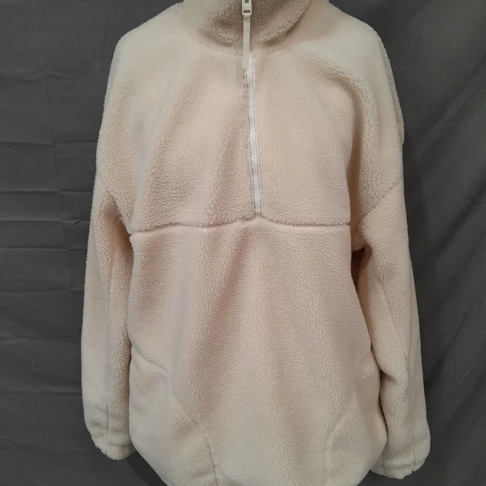 BERSHKA CREAM BORG HALF ZIP TOP - EUR M