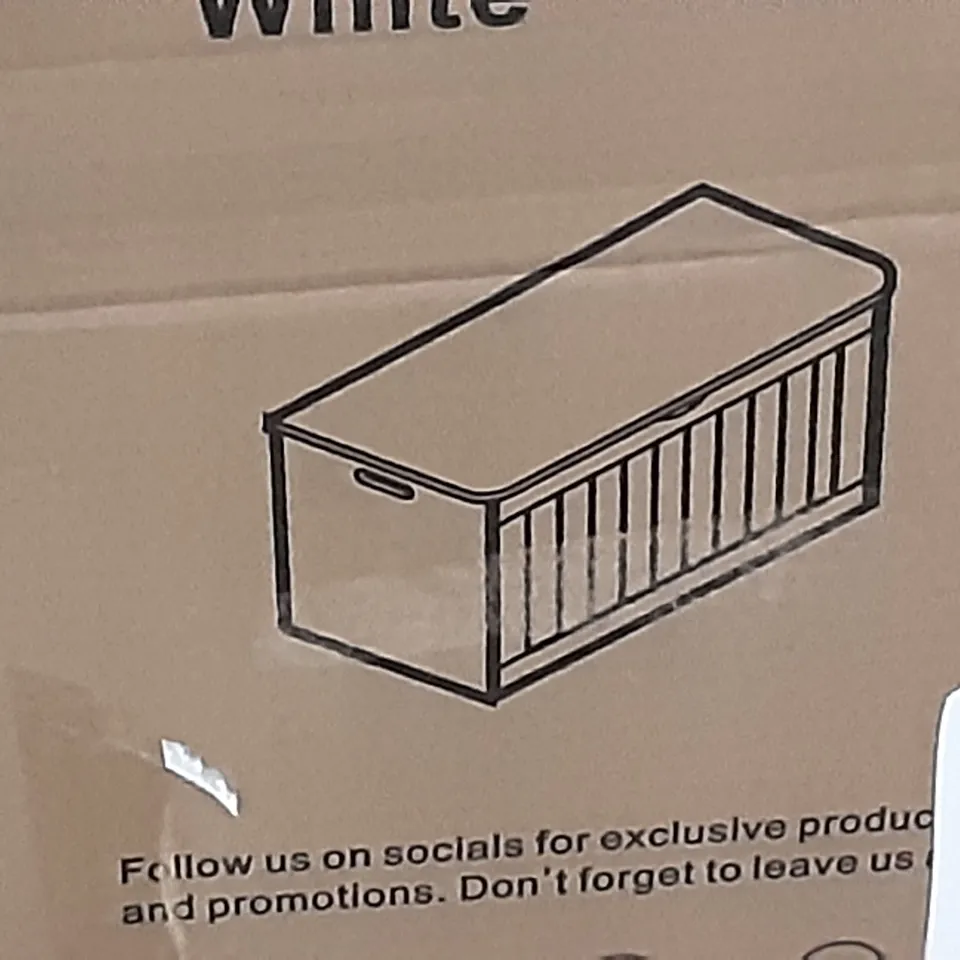 BOXED SHAKER BLANKET BOX IN WHITE 