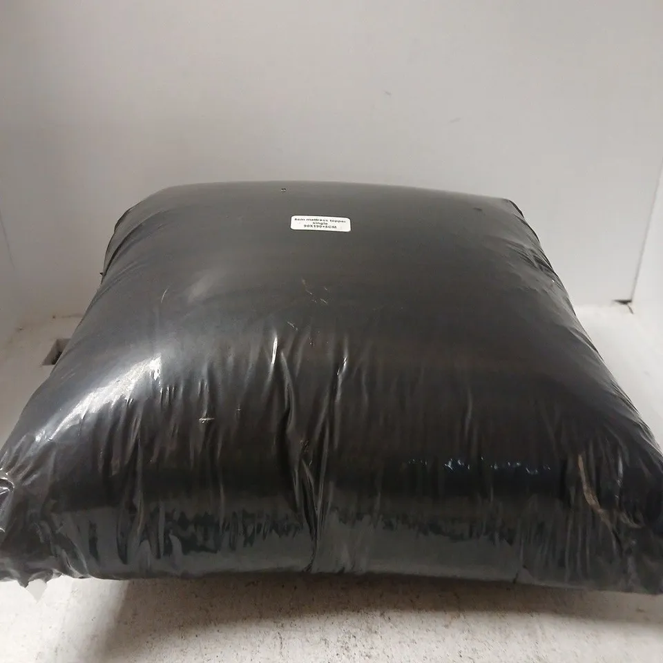5CM MATTRESS TOPPER IN WHITE – SINGLE (90X190+5CM) GALLANT GLOBAL TEXTILE