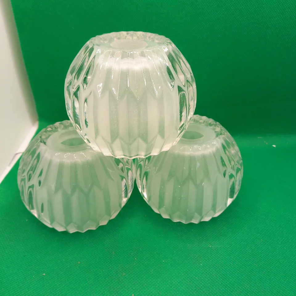 QUI19 ROUNDED GLASS SHADE WITH FROSTED INNER x 