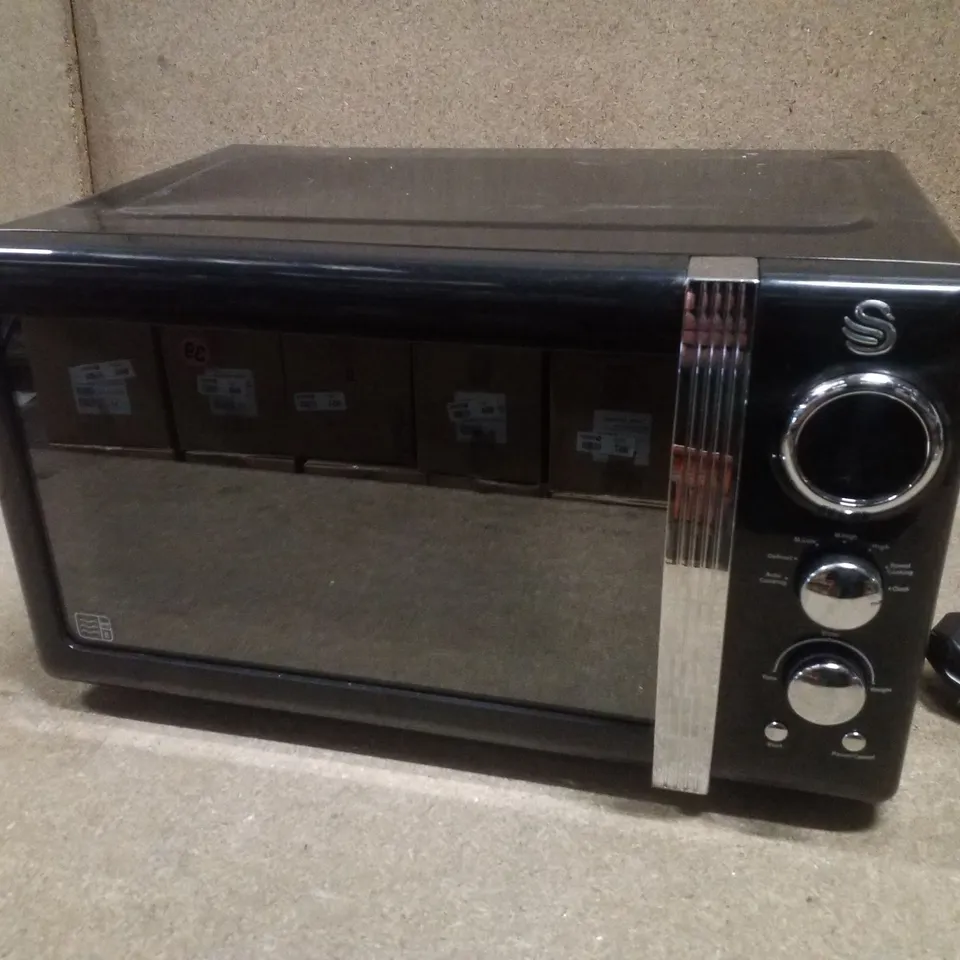 SWAN SM22030LBN RETRO 20L 800W DIGITAL LED MICROWAVE - BKACK