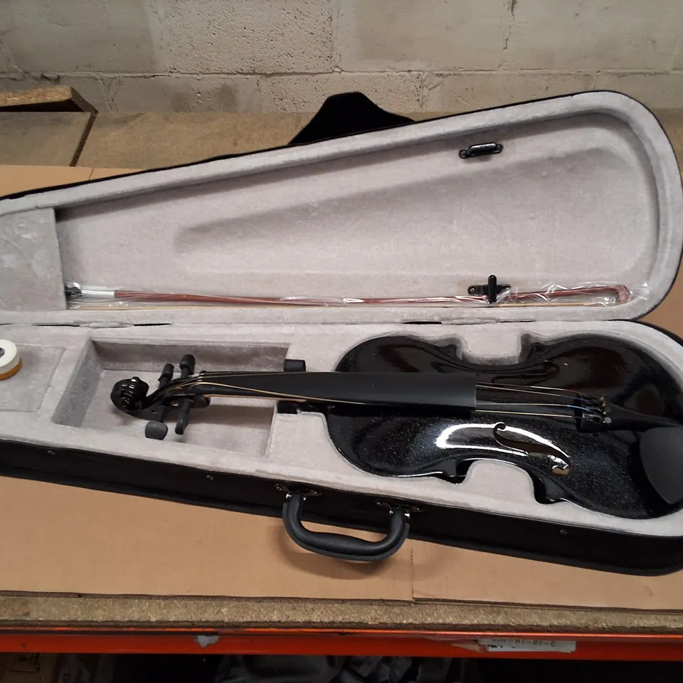 VIOLIN WITH BOW IN BLACK GLITTER FINISH – IN FITTED CASE