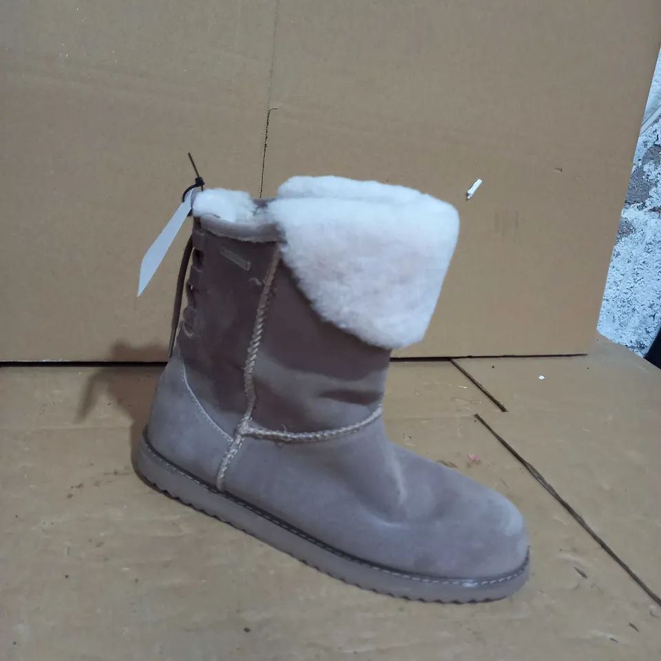 EMU AUSTRALIA BROWN WATERPROOF BOOTS 