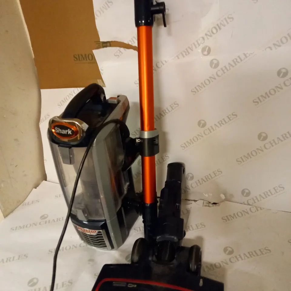 SHARK CORDLESS STICK DUO VACUUM CLEANER 