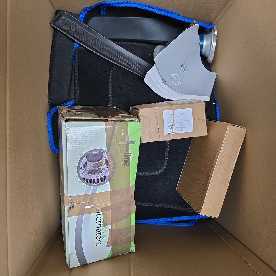 APPROXIMATELY 8 ASSORTED AUTO ITEMS TO INCLUDE PASS PLATES, WIX WL7077, BIKE MIRROR, AND CAR MATS ETC. - COLLECTION ONLY 