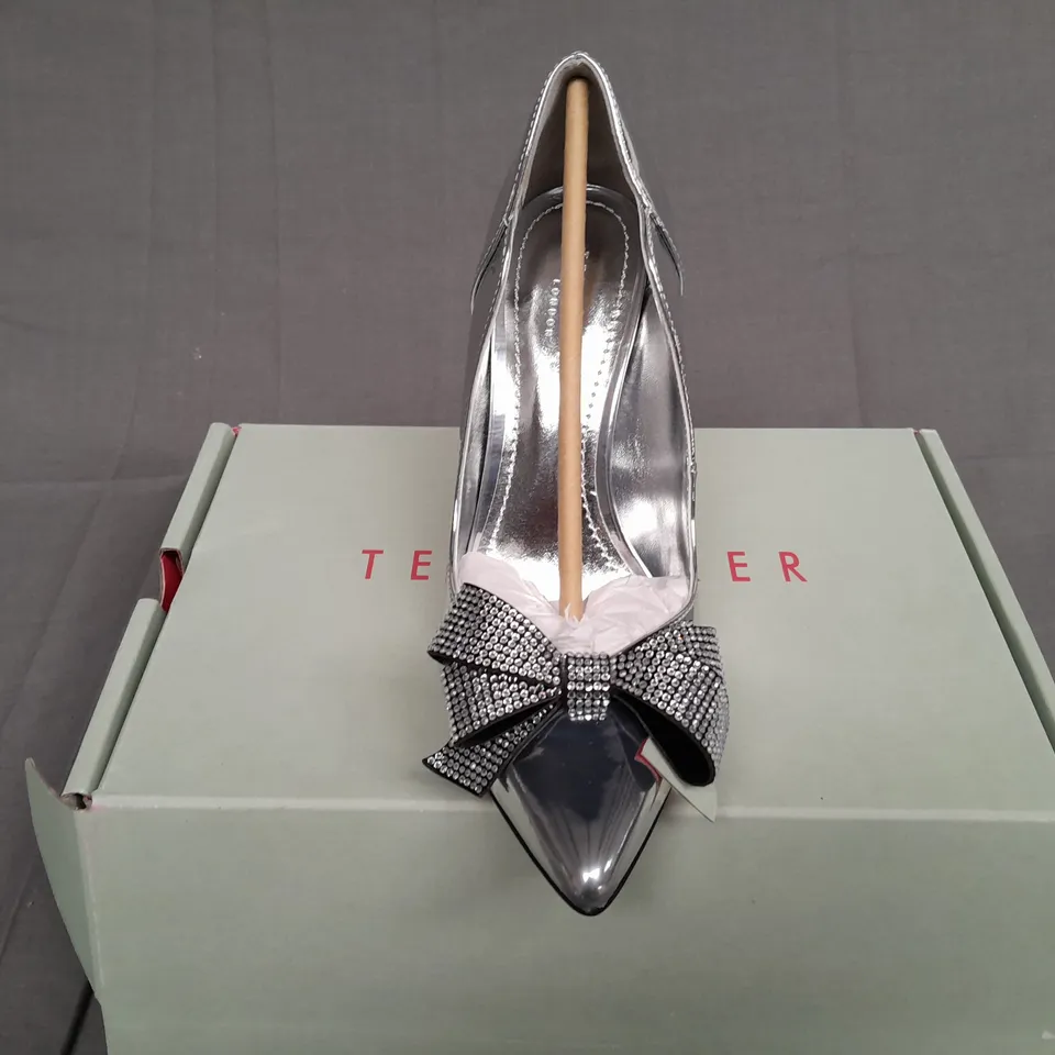 BOXED PAIR OF TED BAKER LONDON ORLILA SILVER JEWELLED HEELS SIZE UK 4 