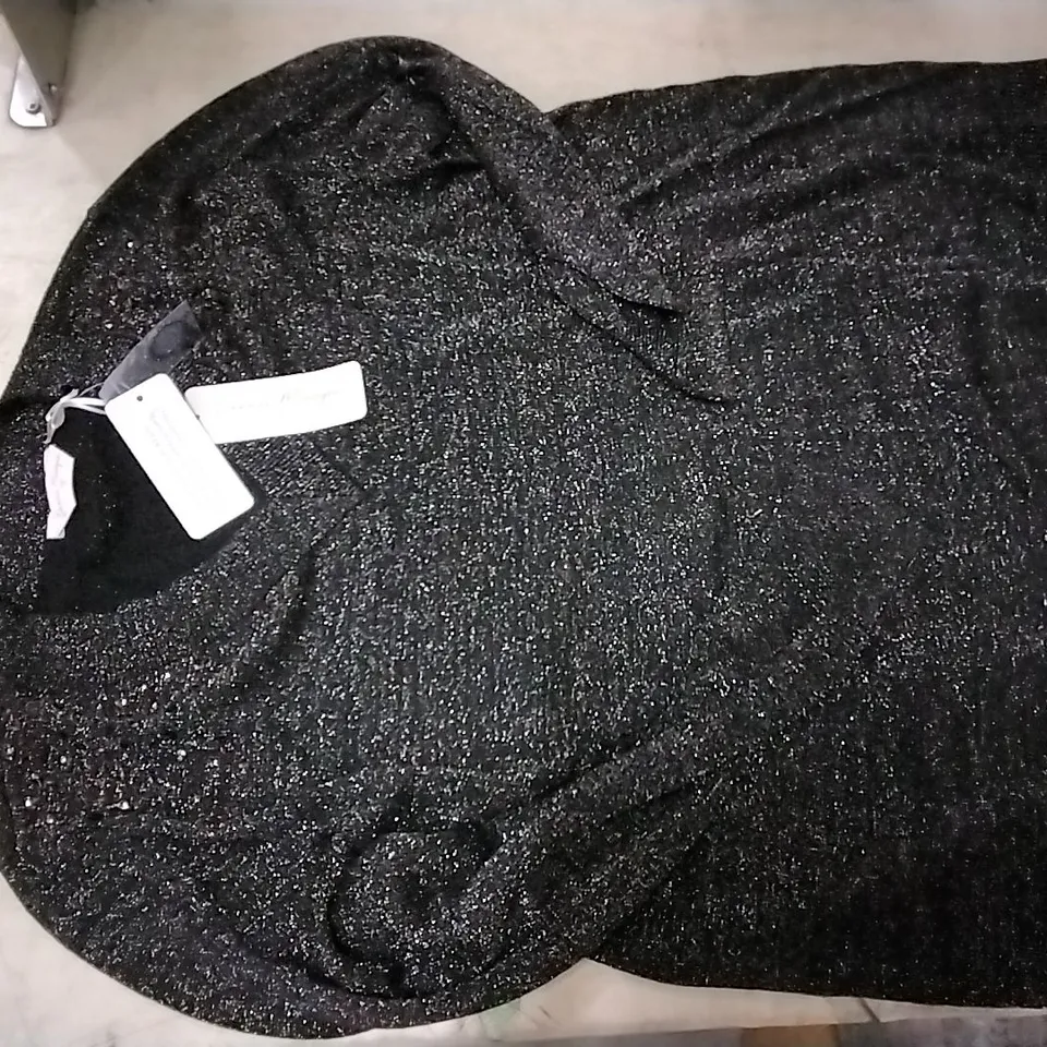 BOX CONTAINING MARLA WAYNE JEANS SIZE 10 , 17 PCS AND DANNII MINOGUE JUMPER SIZE L , 8 PCS 