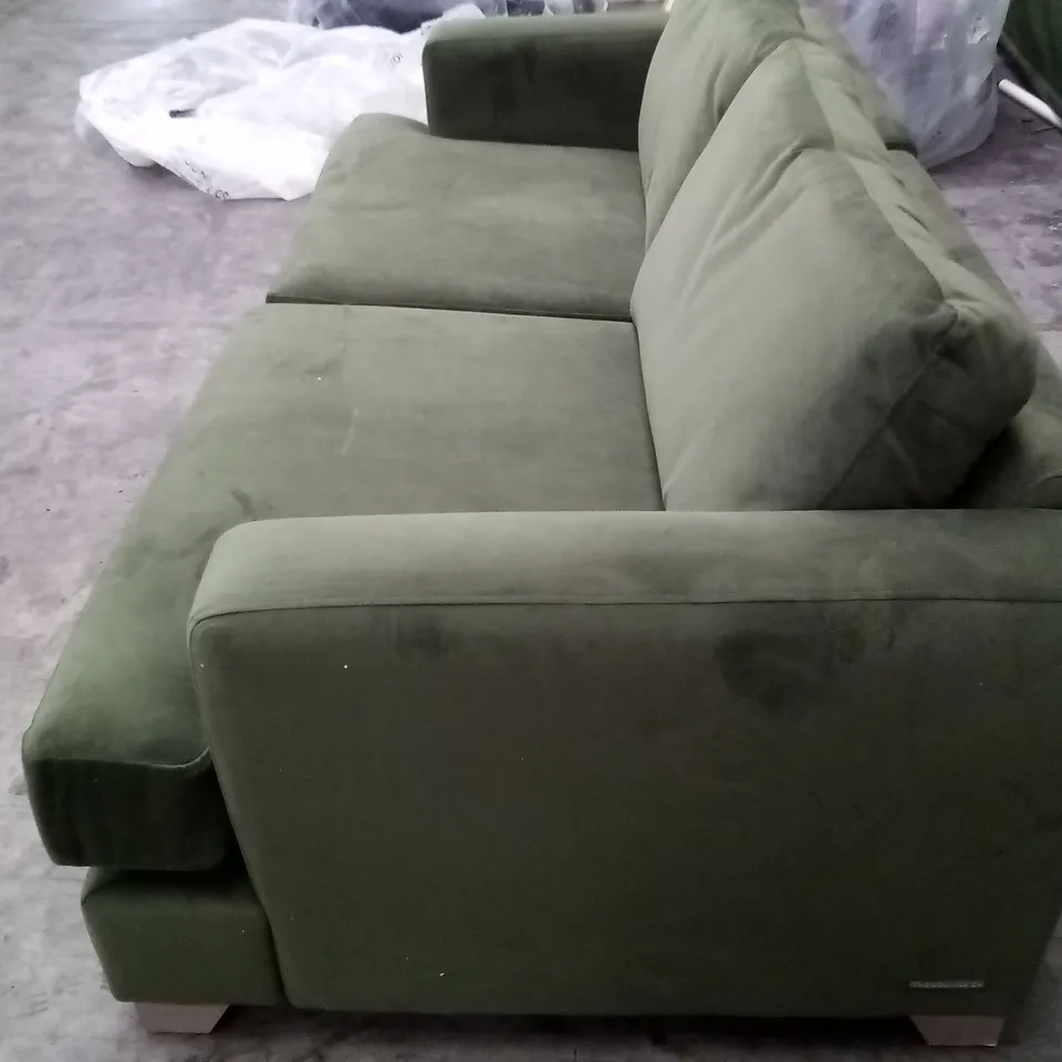 QUALITY THE LOUNGE CO DESIGNER 3 SEATER DBL SOFA - GREEN FABRIC